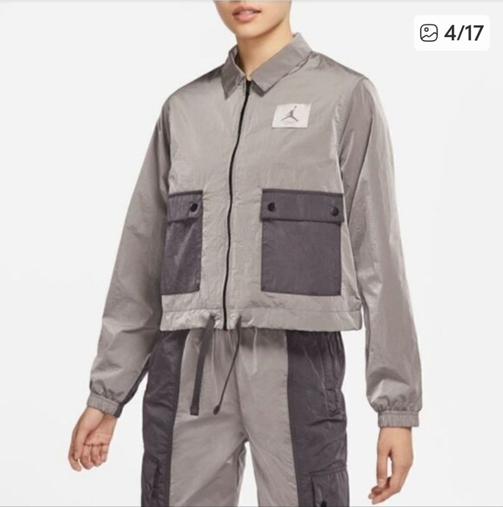 Air Jordan Essentials Woven Jacket Women’s Medium Gray Black